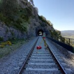 Trabajo de topografía en la línea férrea del Canfranc